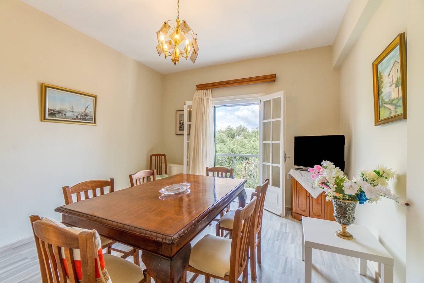 Apartamento inteiro, Apartamento 'The Green Cottage 2 ' com terraço partilhado e acesso Wi-Fi in Corfu