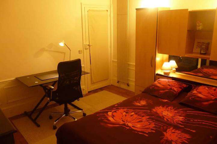 Geheel appartement, Voltaire. 62m2 appartement met eigen parkeerplaats. in Parijs, Ile de France