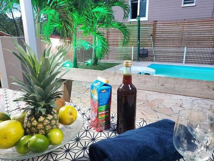 Maison d’hôte pour 2 personnes, avec piscine ainsi que vue et jardin dans DOM-TOM - 2