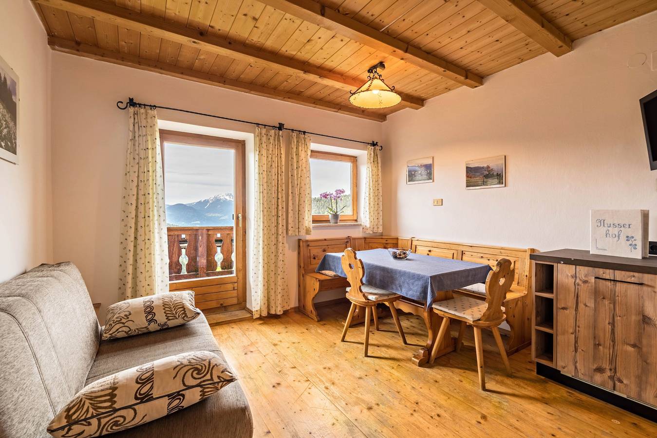 Ganze Wohnung, Ferienwohnung "Sonnenblume - Nusserhof" in der Nähe des Skigebiets mit Bergblick & Balkon in Hafling Oberdorf, Hafling
