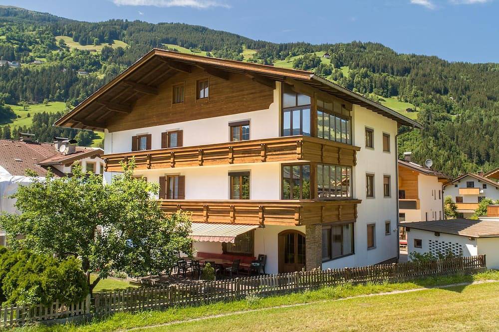Gruppenhaus in der Nähe des Skigebiets in Zell am Ziller, Bezirk Schwaz