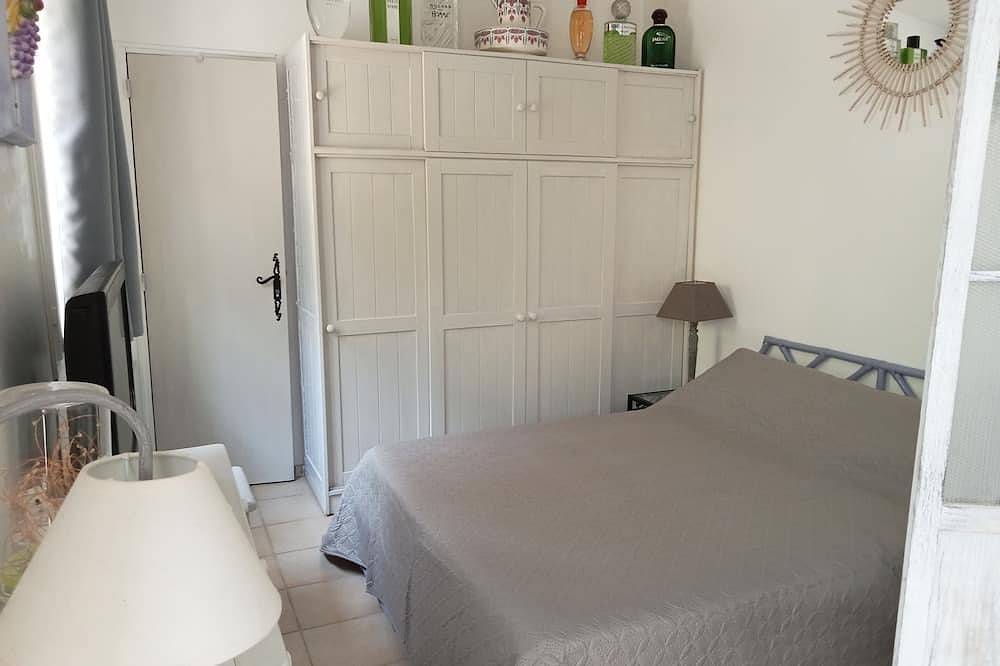 Appartement entier, Charmant  studio entièrement neuf à la campagne in Salernes, Région de Draguignan