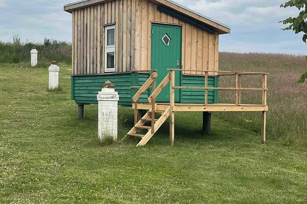 Lake cabin in peaceful natural surroundings in Horsens