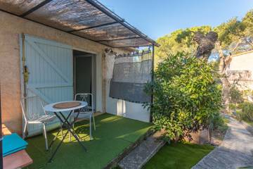 Chambre D’hôte pour 3 Personnes dans Pierrefeu-du-Var, Région de Toulon, Photo 1