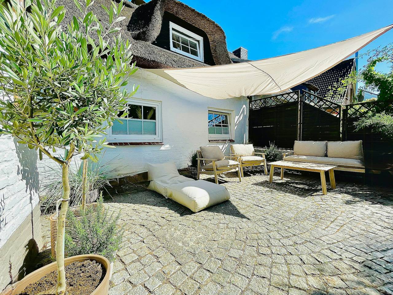 Historische Reetdachkate in der Holsteinischen Schweiz in Klamp, Südliche Ostseeküste