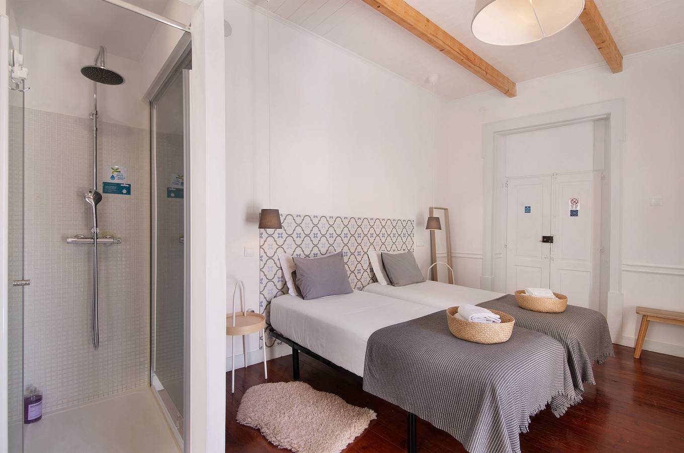 Quarto '8' com terraço partilhado, acesso Wi-Fi e ar condicionado in São Pedro (Faro), Faro