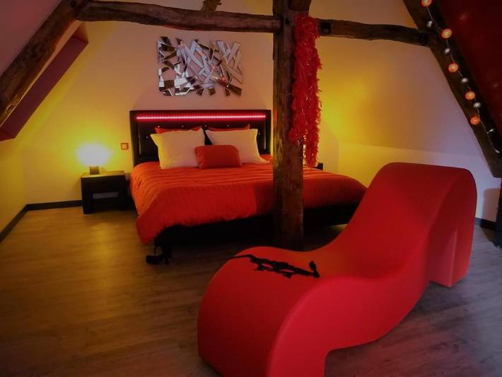 Location de vacances pour 2 personnes, avec Jacuzzi ainsi que Terrasse et Vue à Manthelan - 4