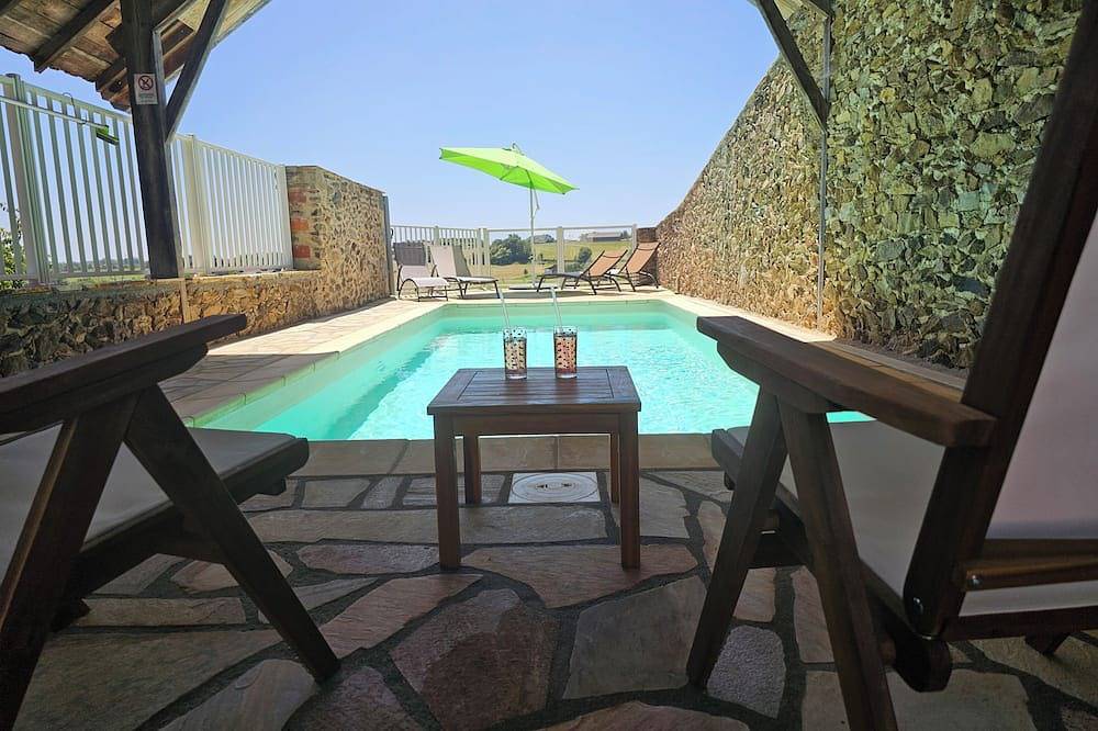 Gite De Charme Tout Confort Climatise - Piscine Privee Chauffee in Maurs, Région d'Aurillac