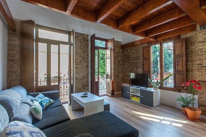 Last minute apartment voor 5 personen, met Balkon en Terras in Valencia
