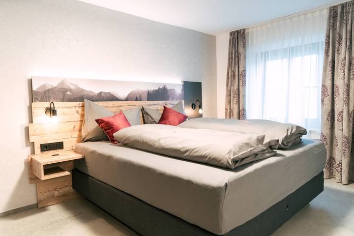 Ganze Ferienwohnung, Fonses Chalet - Chalet Unternberg 48qm bis max. 4 Personen in Waging am See, Rupertiwinkel