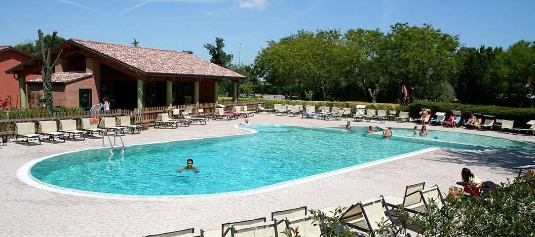 Ferienwohnung für 4 Personen, mit Whirlpool und Kinderpool sowie Pool und Sauna in Cesenatico