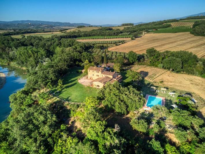 Agriturismo, con Terrazza e Giardino nonché Piscina e Panorama a Cinigiano