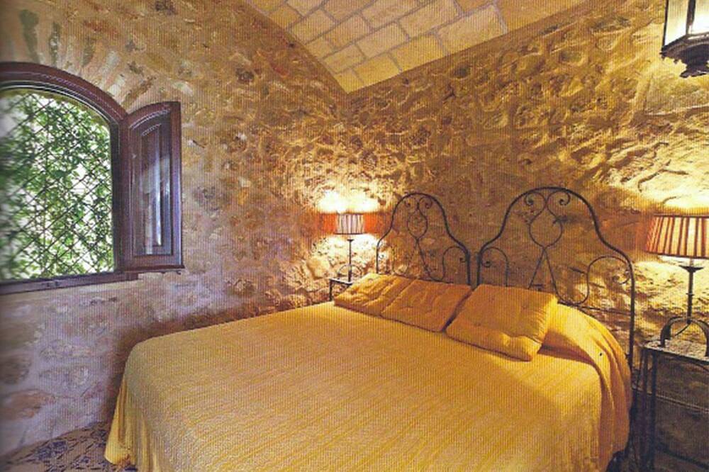 Villa historica siciliana sobre el mar en la Reserva Natural de Monte Cofano in Custonaci, Provincia de Trapani