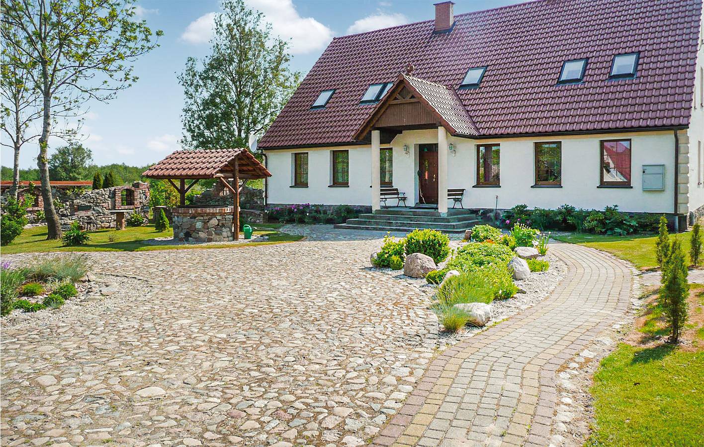 Dom dla 16 osób z taras in Powiat sławieński