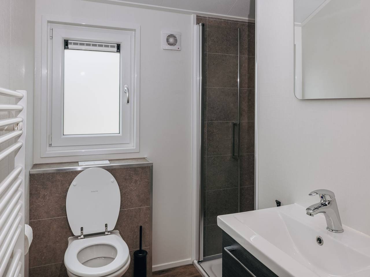 Hübsches Chalet mit Klimaanlage und Schleuse in Giethoorn, Nationalpark Weerribben-Wieden