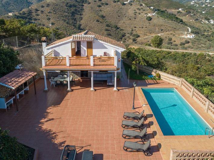 Casa rural para 8 personas, con Terraza además de Jardín y Piscina en Axarquía