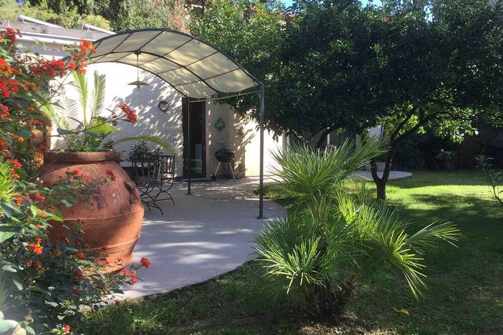 Villa für 6 Personen, mit Garten und Terrasse - 1