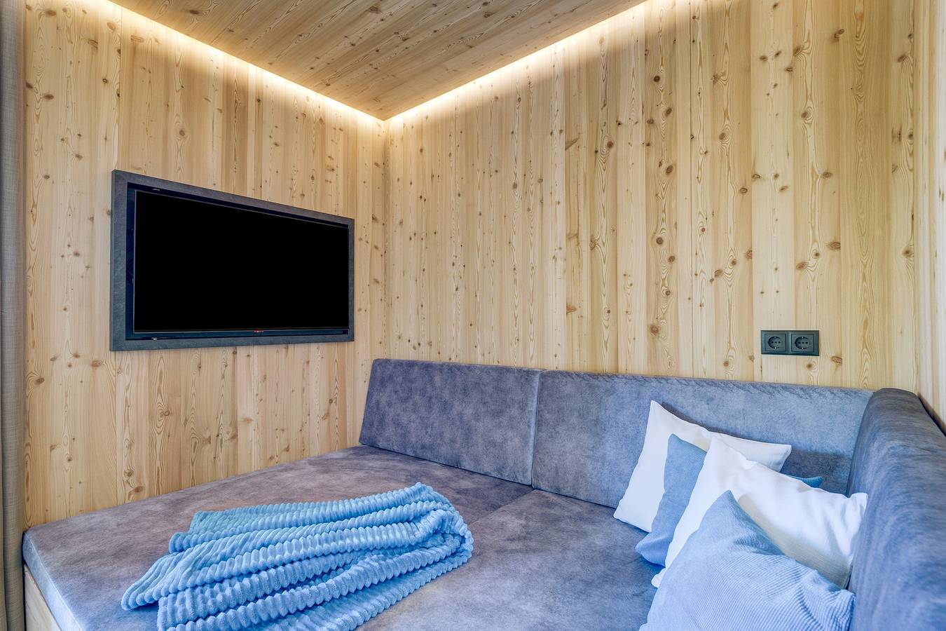 Entire apartment, ‘Lodge Melisse’ holiday flat with mountain views, private terrace and private sauna in Mölten, Sarntal Alps