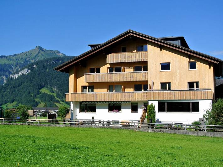 Ferienwohnung für 3 Personen, mit Garten und Balkon, kinderfreundlich in Bezau - 2