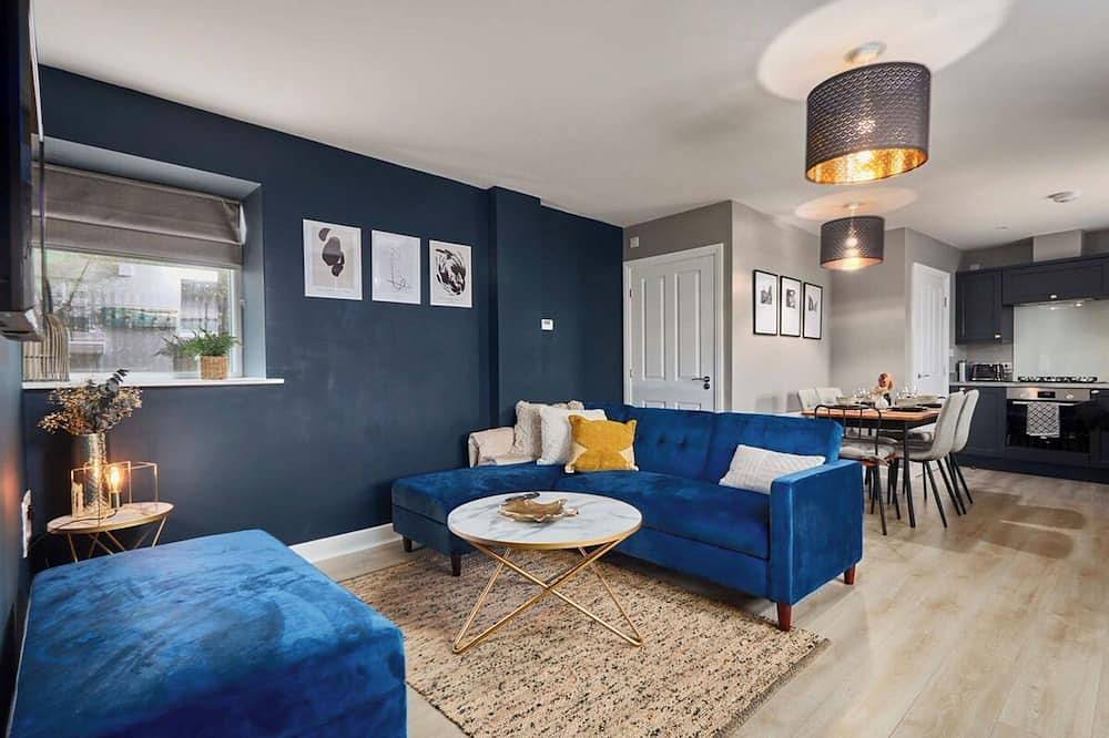 Log Cabin for 11 People in Leeds, West Yorkshire