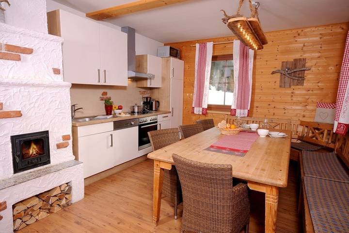 Ferienhaus für 10 Personen, mit Terrasse und Whirlpool sowie Sauna, mit Haustier