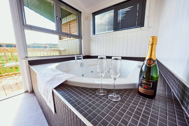 Ferienhaus für 4 Personen, mit Whirlpool und Terrasse sowie Sauna in Schottland - 2