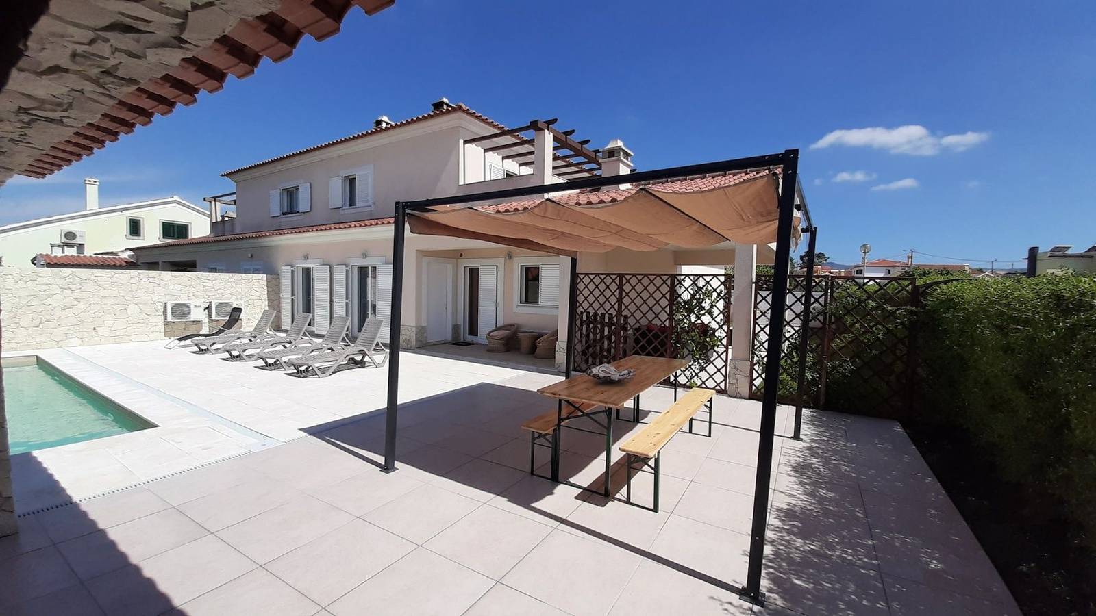 Casa espaciosa en Aldeia dos Pinheiros con piscina in Setubal, Halbinsel von Setúbal