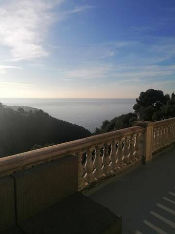 Cottage pour 2 personnes, avec jardin ainsi que terrasse et vue, animaux acceptés à Roquebrune-Cap-Martin