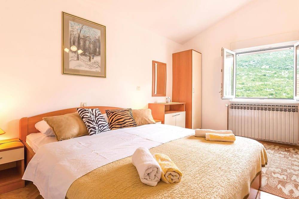 Gorgeous home in Slivno with Wifi in Makarska Riviera