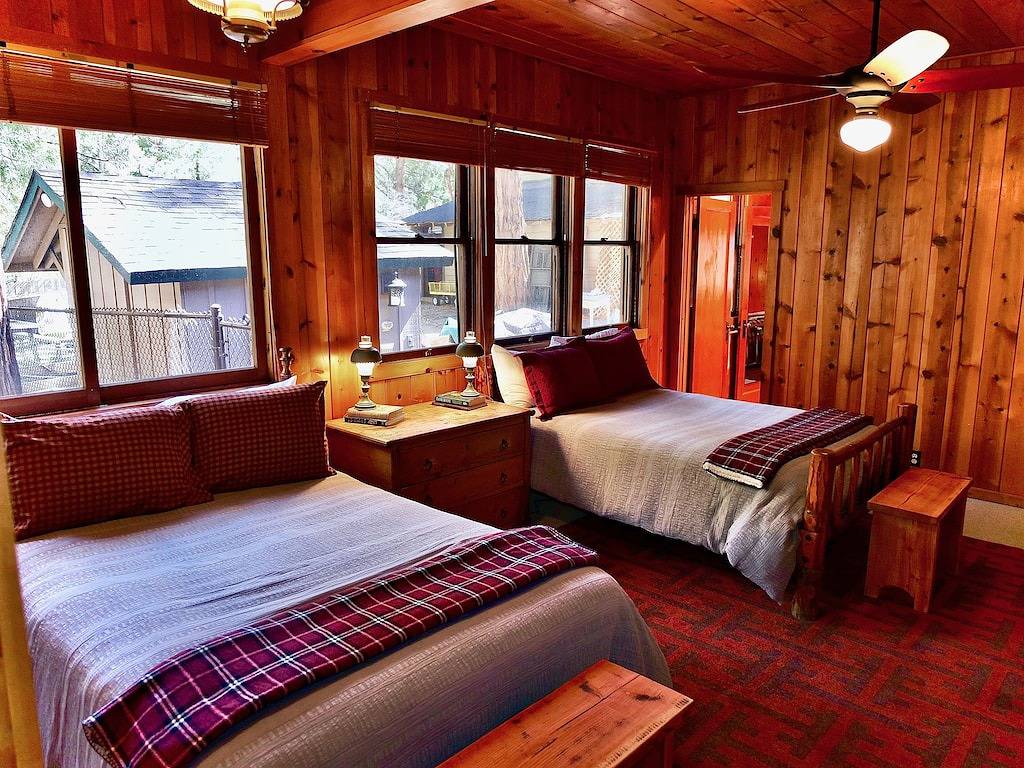 Log Cabin for 10 Guests in Idyllwild, Riverside County