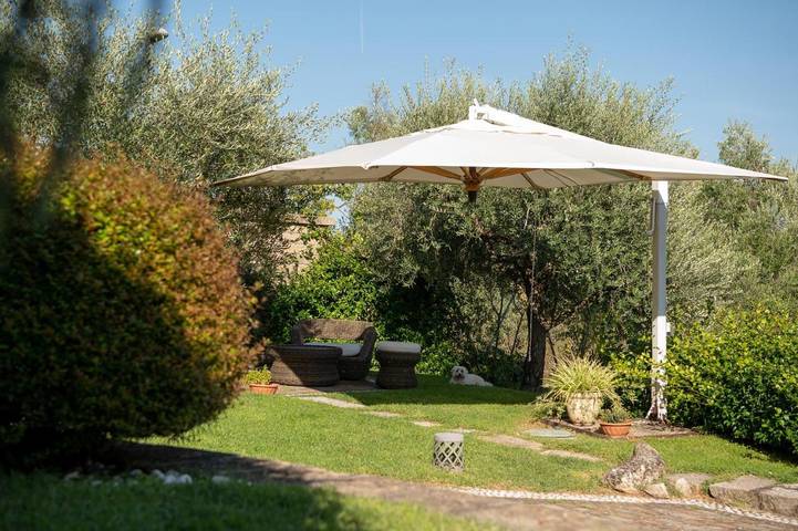 Location de vacances pour 9 personnes, avec Balcon et Terrasse ainsi que Jardin et Piscine à Bracciano - 4