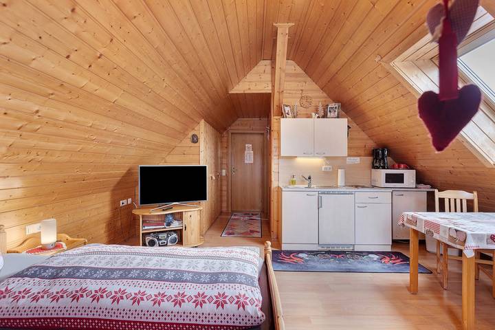 Appartement entier, Appartement « Liebeslaube » avec jardin commun et Wi-Fi in Friedenweiler Ort, Friedenweiler