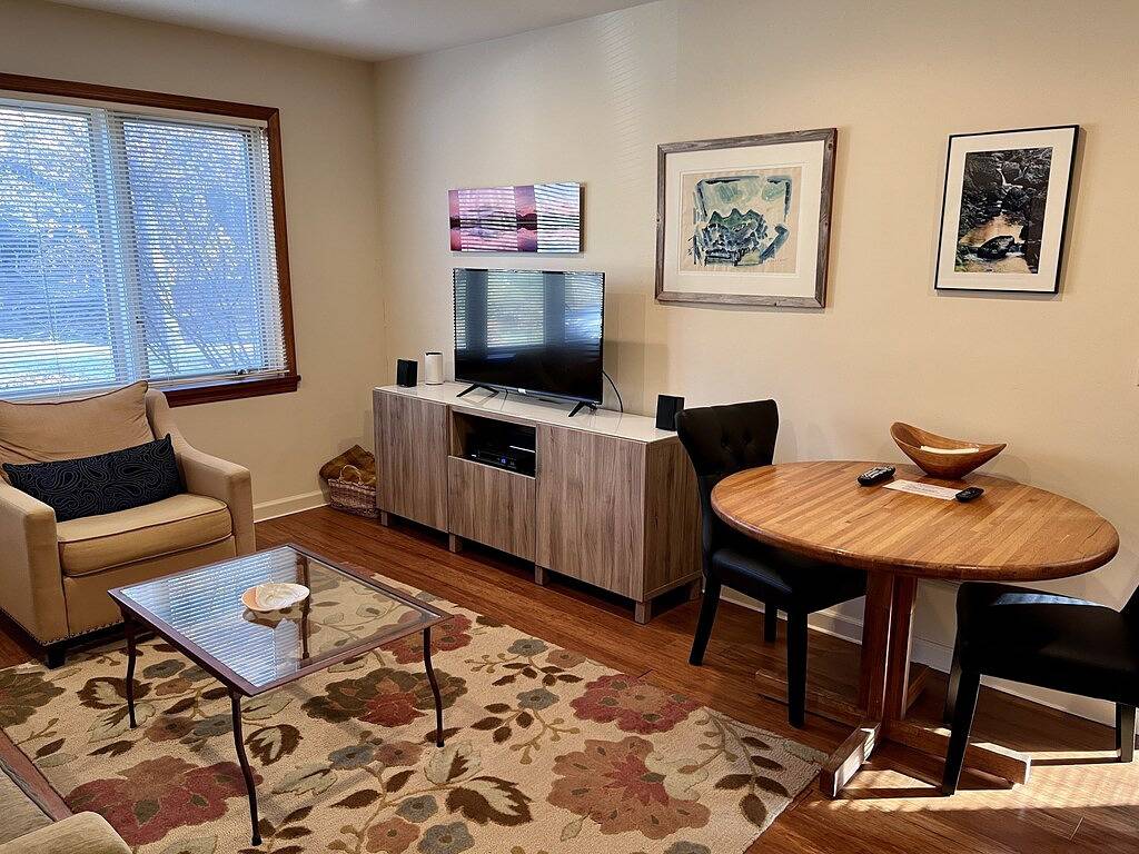 Streamside Cottage Fuß in die Stadt von Woodstock in Woodstock, Catskill Mountains