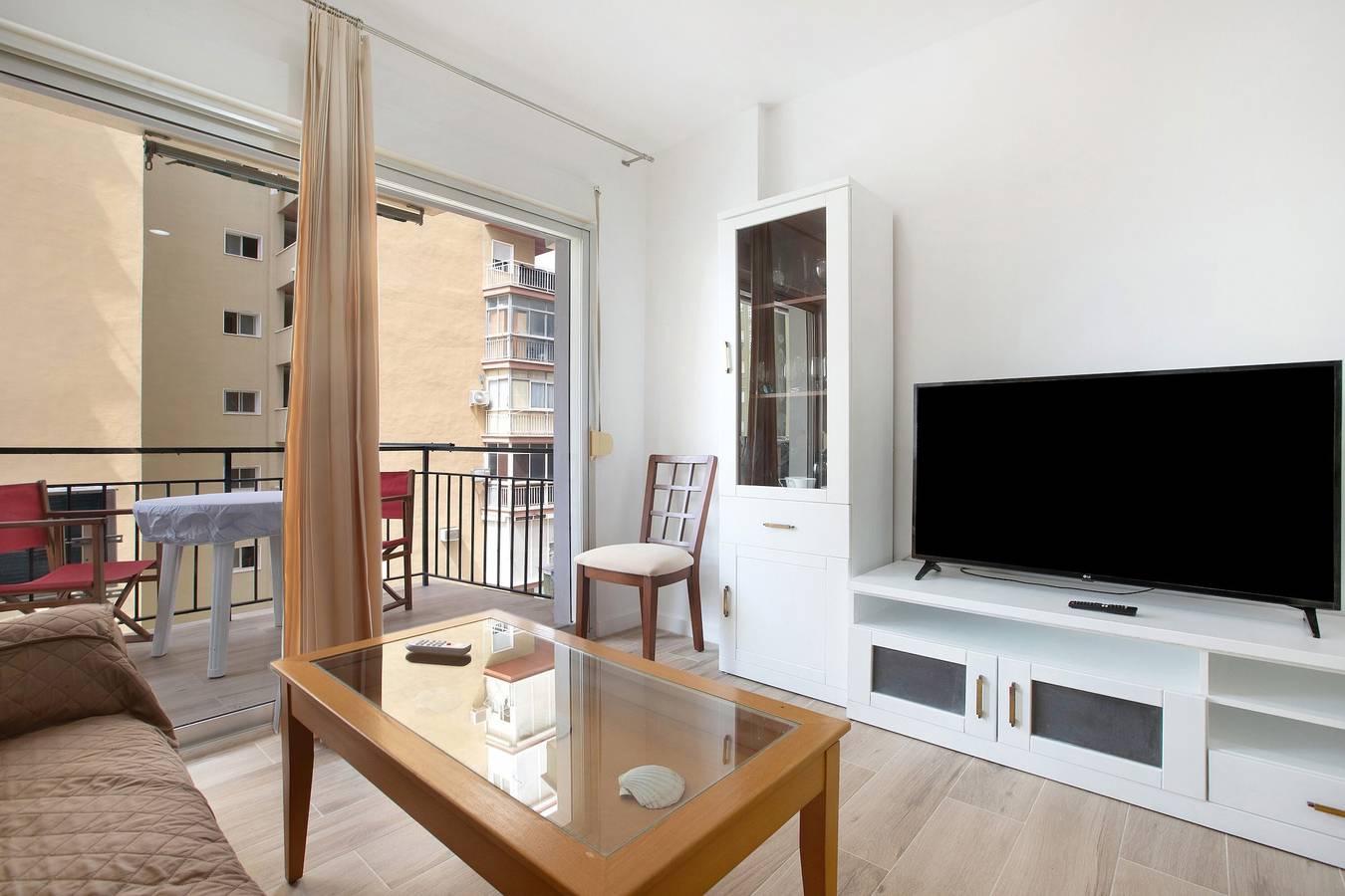 Ganze Wohnung, Ferienwohnung 'Apartamento Los Manantiales' mit Meerblick, Wi-Fi und Klimaanlage in Torremolinos Zentrum, Torremolinos