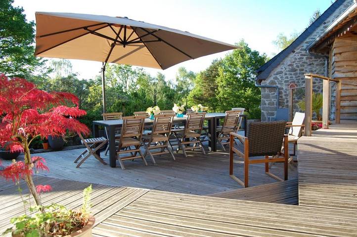Chambre d’hôte pour 2 personnes, avec vue sur le lac et jardin ainsi que vue et piscine en Corrèze - 3