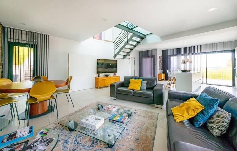 Moderno apartamento con piscina, parking y WiFi cerca de Allauch in Allauch, Costa mediterránea (Francia)