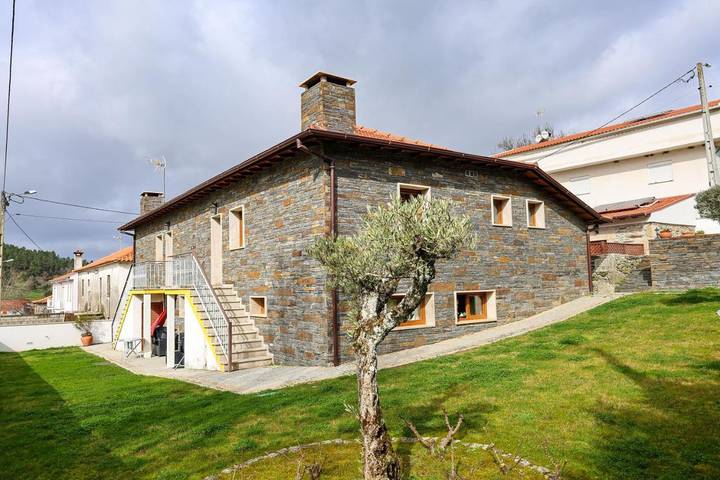Gîte pour 6 personnes, avec jardin dans Macedo de Cavaleiros