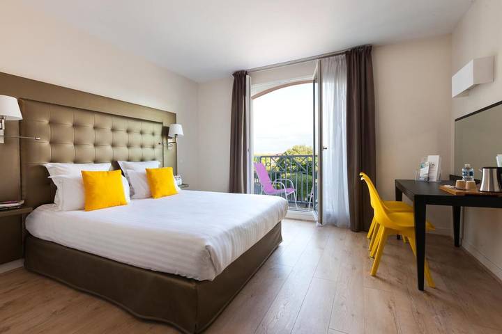 Hotel for 2 people, with terrace - 1