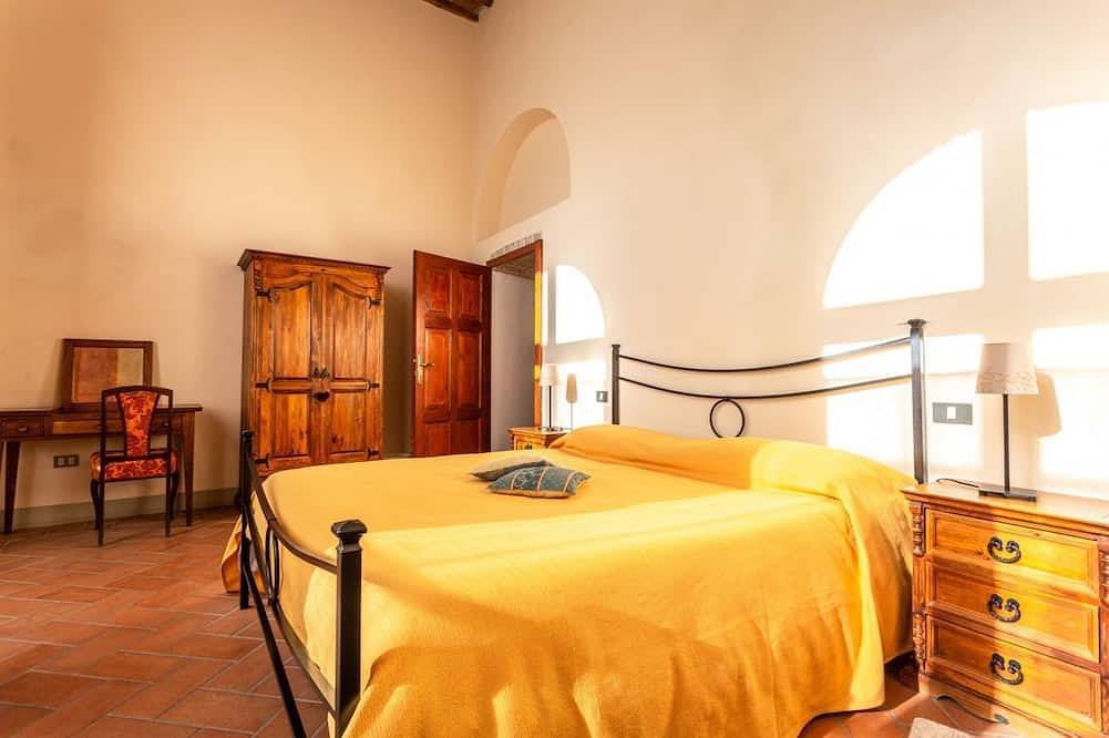 Entire apartment, Palazzo Malfatti - Appartamento deluxe con vista Piazza Garibaldi in Massa Marittima, Grosseto Province