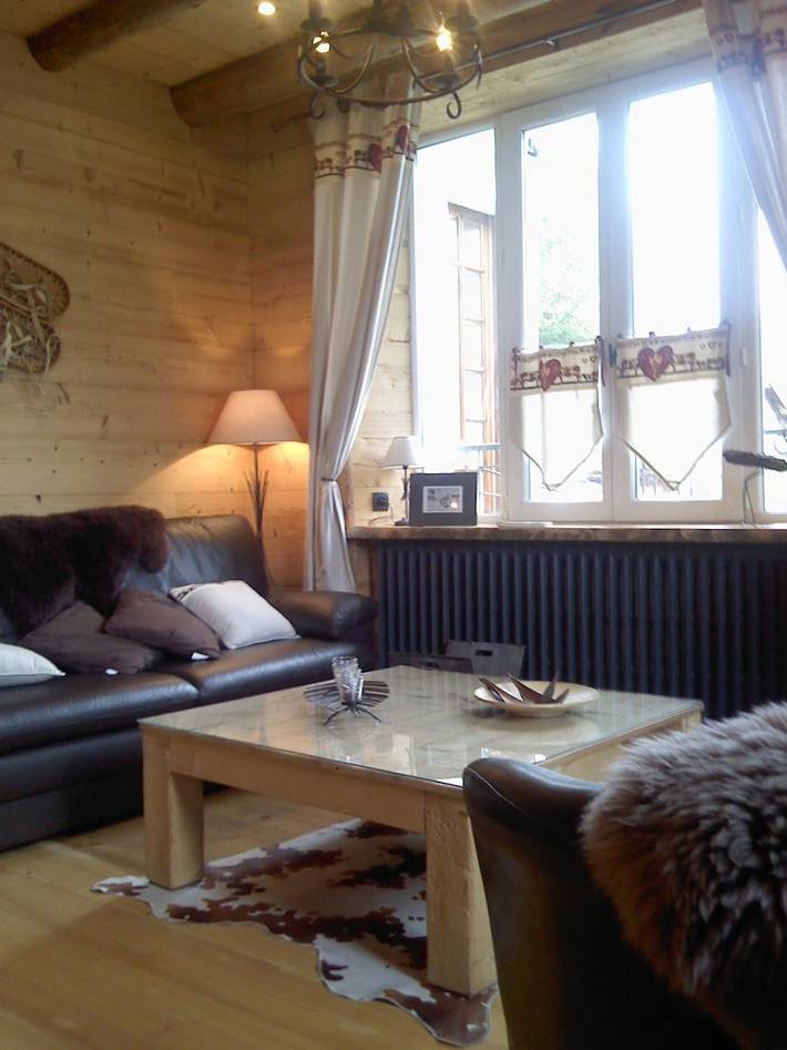 Gîte pour 4 personnes, avec balcon ainsi que jardin et jacuzzi dans le Jura - 2