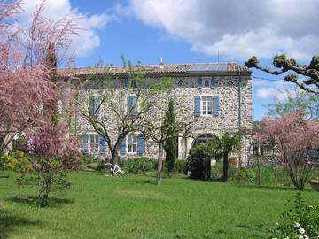 Chambre d’hôte pour 2 personnes, avec jardin et piscine à Alba-la-Romaine
