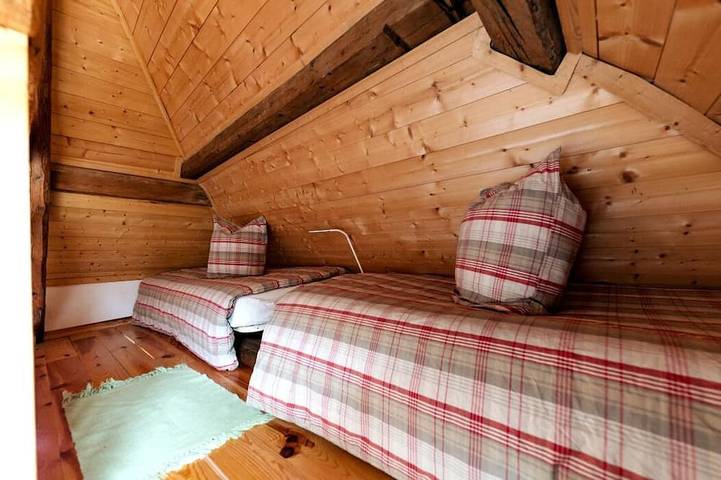 Wunderschön umgebaute alte Scheune in der Nähe von Bourg D'Oisans - 19- / 21 Erwachsene + 2 Kleinkinder in Chantelouve, Nationalpark Écrins