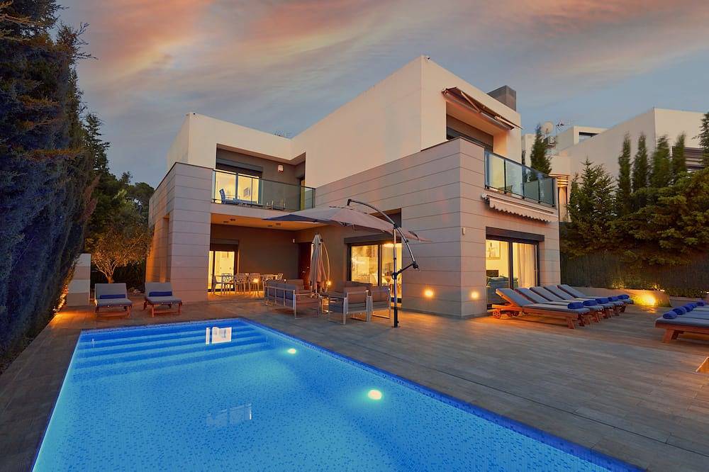 Moderne Nye Og Sted Til Pacha, Marina Botafoch, Talamanca Beach, Ibiza Town, in Cap Martinet, Santa Eulària des Riu
