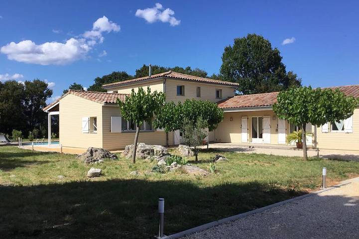 Vakantiehuis voor 9 personen, with zwembad and terras as well as tuin - 1