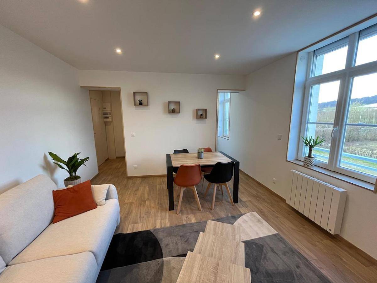 Appartement entier, Two-Bedroom Apartment in Hesdin, Région de Montreuil