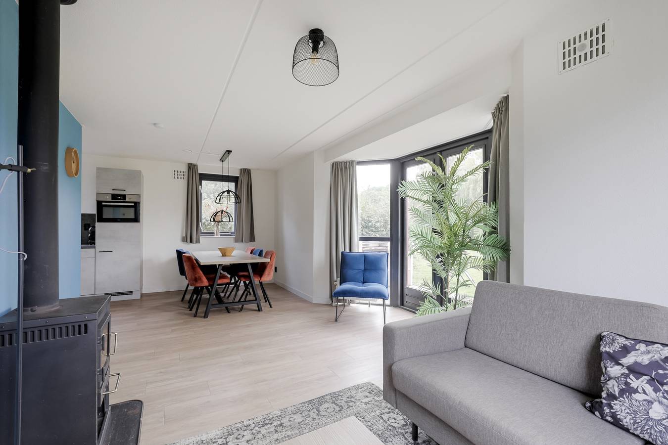 Vakantiepark 't Broeckhuys — 6 - Persoons Lakeside 7 Bungalow  in Betuwe