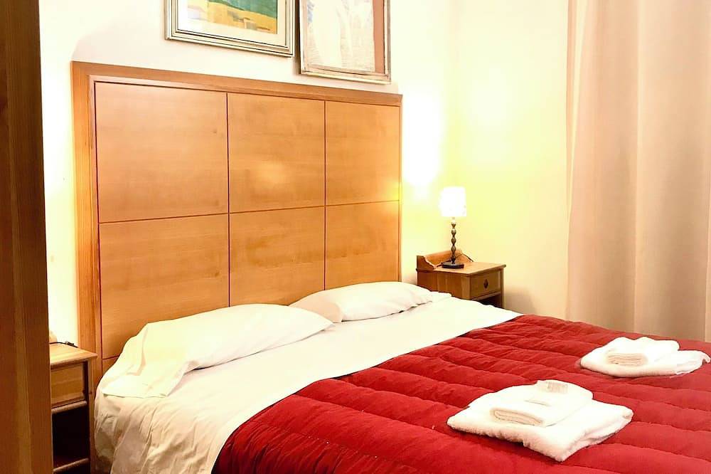 Ganze Wohnung, Le Sibille in der Nähe des Kolosseums, Terrasse, Wlan, Babybett. Letzte Minute! in Rom Zentrum, Rom