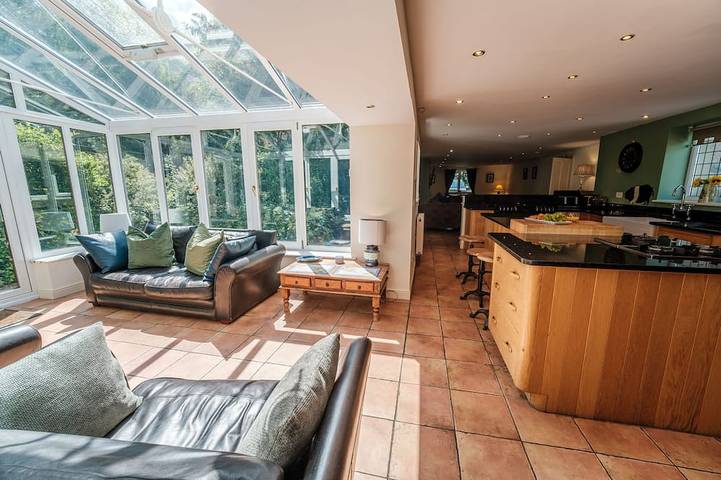 Cottage for 14 people, with terrace and hot tub as well as garden in Lancashire