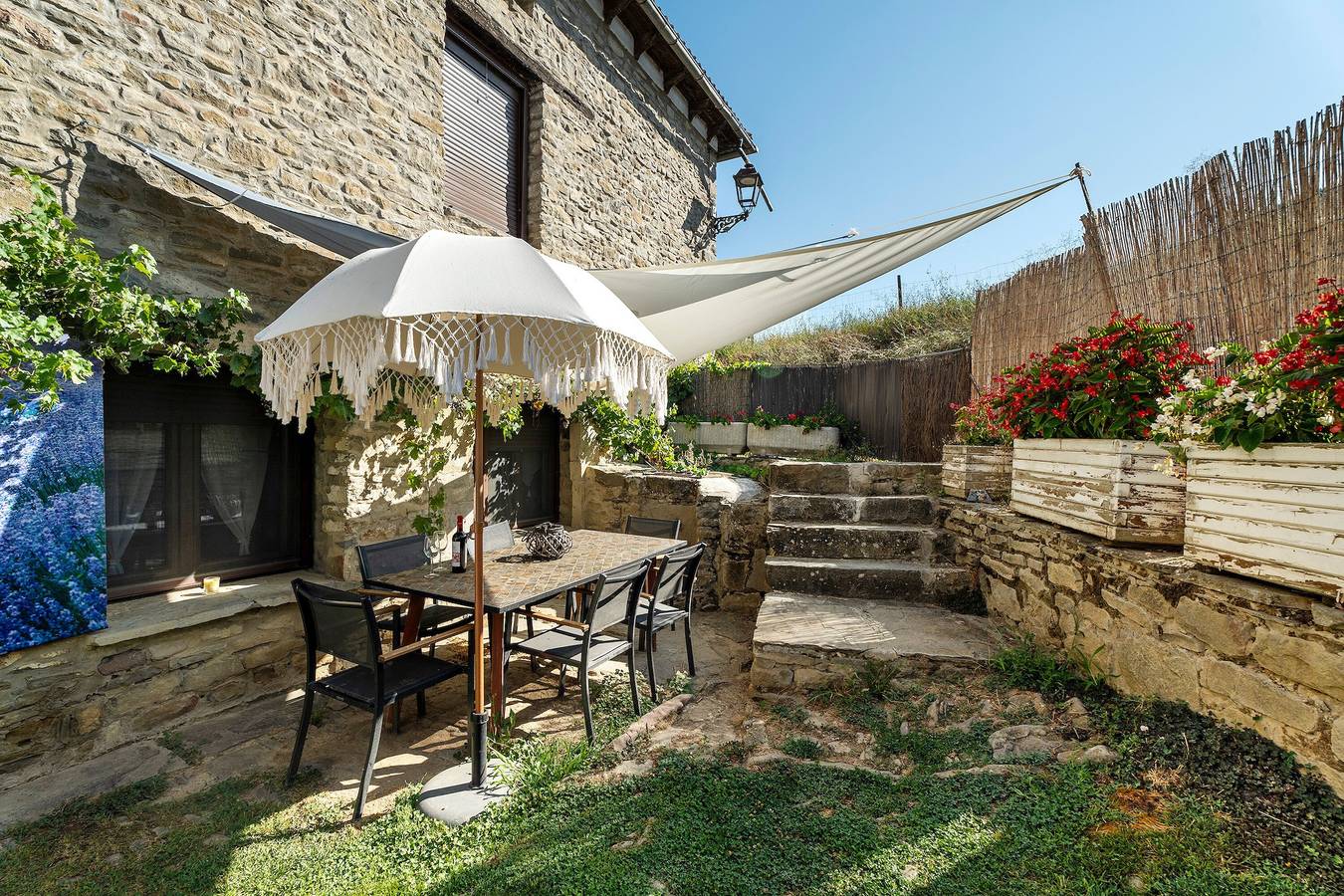 Ferienhaus 'Regalate Paz 2' mit Bergblick, privatem Pool und Wlan in Caldearenas, Spanische Pyrenäen