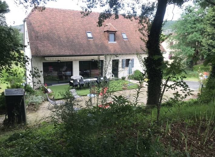 Gîte pour 14 personnes, avec balcon et jardin